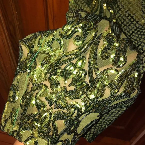 Emerald green designer dress - Picture 3 of 8